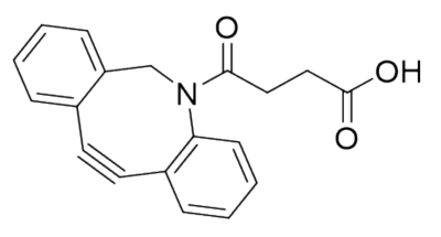 4-(2-氮杂三环[10.4.0.0^{4,9}]十六烷-1(12),4,6,8,13,15-己烯-10-炔-2-基)-4-氧代丁酸